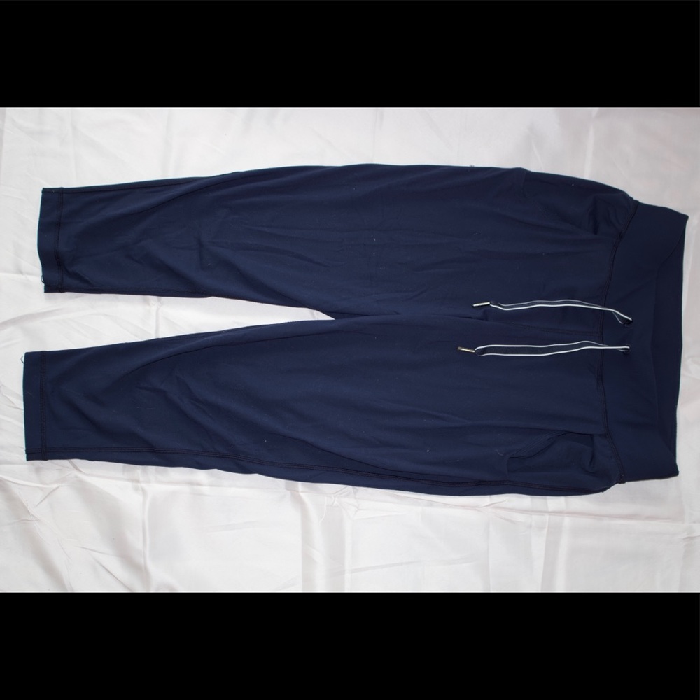 Loose crop Lulu Lemon pants